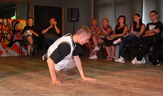 Najmłodsi pokazali, co potrafią i rozgrzali parkiet w trakcie turniejowych pojedynków.