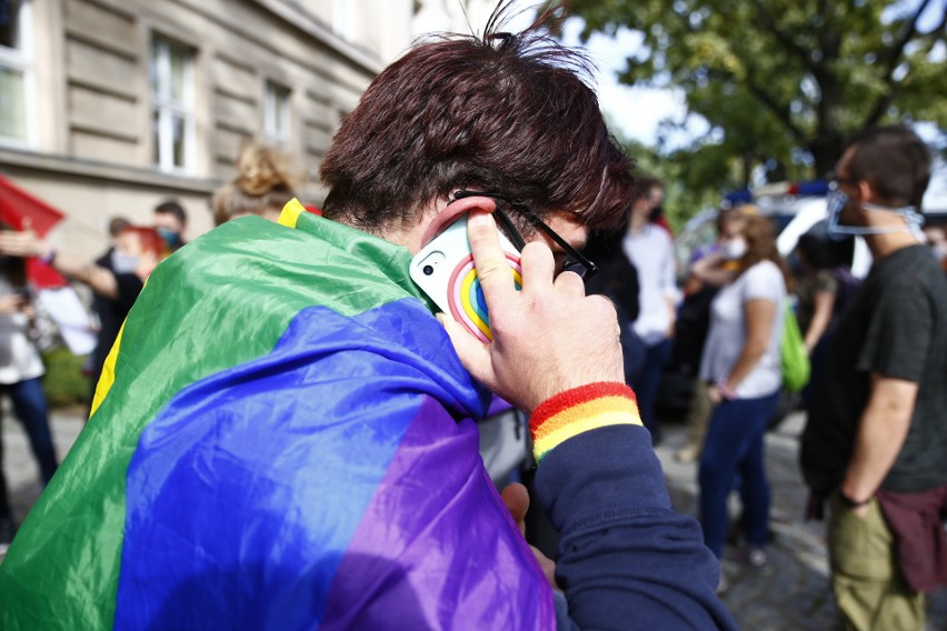 "Żądamy edukacji. Nie indoktrynacji". Protest przed...