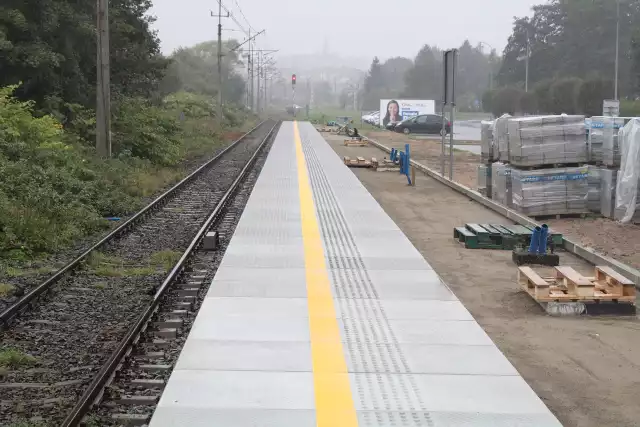 W Kołobrzegu trwają prace przy budowie nowych przystanków kolejowych.