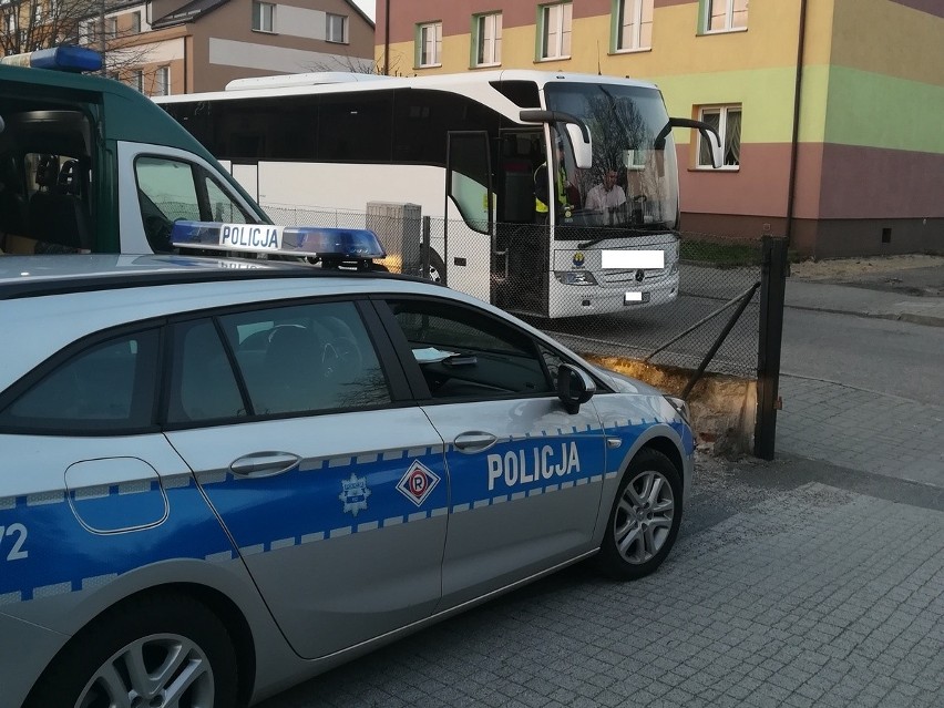 Policjanci z radziejowskiej drogówki wspólnie z inspektorami ITD wzięli pod lupę autokary, którymi dojeżdżają uczniowi do szkół.