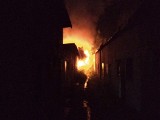 Gołdap. Pożar w kompleksie budynków gospodarczych (zdjęcia)