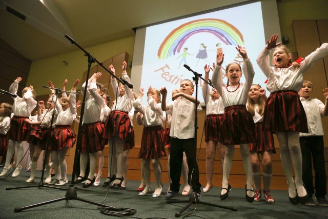 Na Festiwalu Kultur wystąpiła formacja Wesoła Dwunastka ze Szkoły Podstawowej nr 12 w Białymstoku