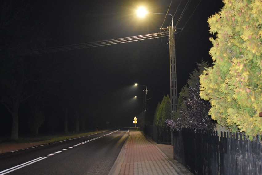 Wymiana oświetlenia dróg w gminie Opatowiec. Będą nowoczesne lampy w technologii LED. Zobacz, ile kosztowała wymiana (ZDJĘCIA) 