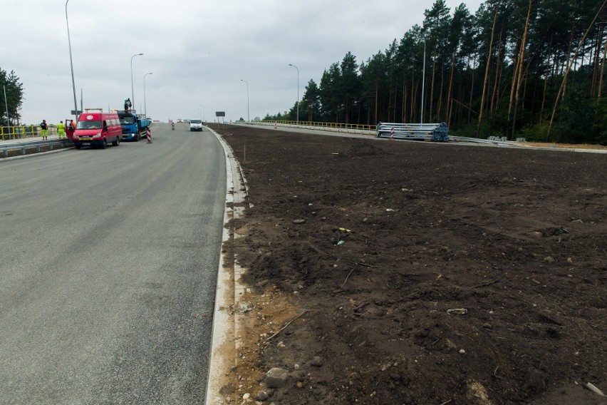 Ulica Ciołkowskiego jest już otwarta dla ruchu, choć wszystkie prace nie zostały jeszcze zakończone [ZDJĘCIA]