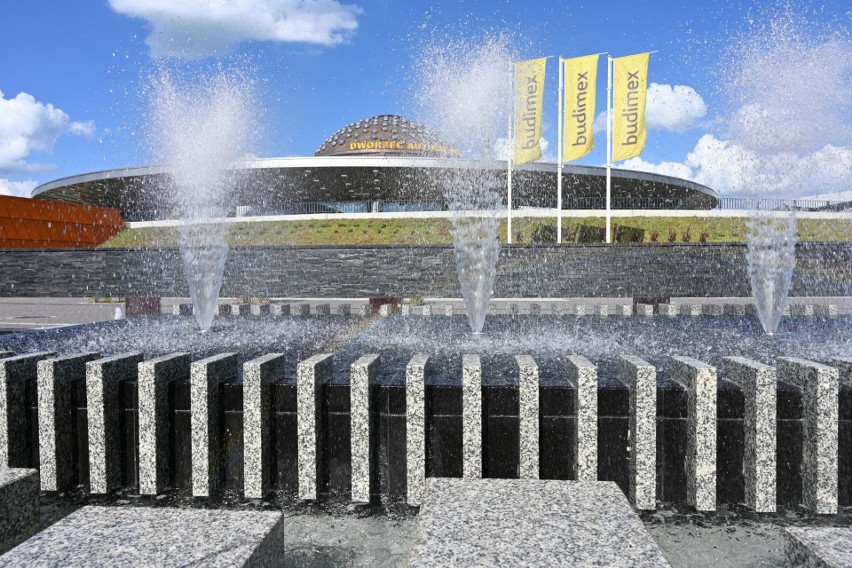 We wtorek 25 sierpnia uruchomiono nowe fontanny przed...