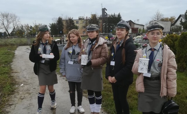 Wszystkich Świętych 2023. Kwesta na cmentarzu w Solcu-Zdroju.