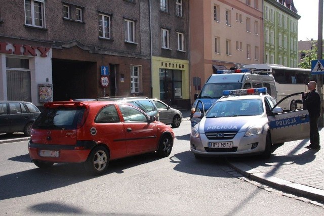 Na ul. 1 Maja zderzyły się renault laguna i opel corsa.