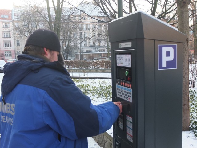 Uruchamianie parkomatów.