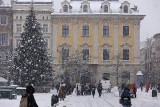 Biały puch pokrył Kraków. Zobaczcie, jak malowniczo prezentuje się zimowe miasto