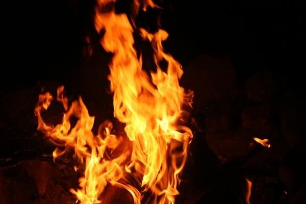 66-latek podpalał śmietniki na Niebuszewie.