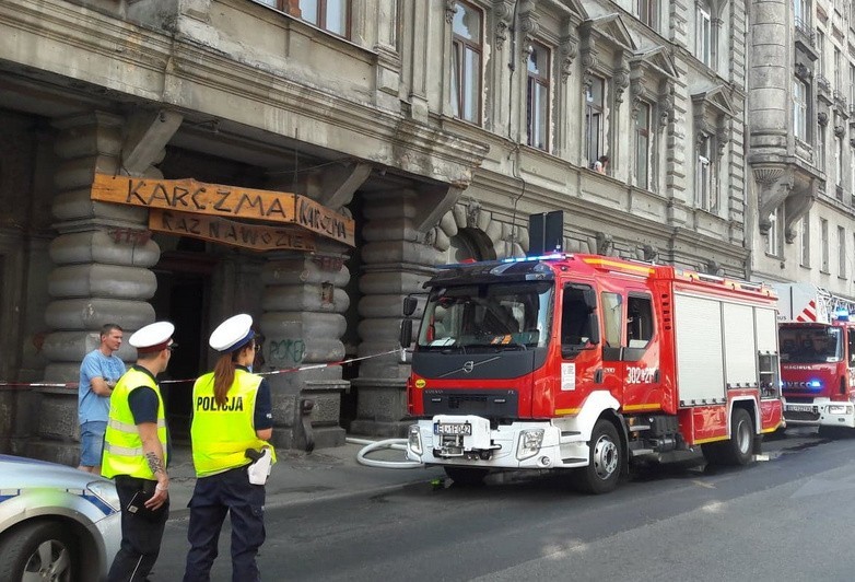 Pożar wybuch w mieszkaniu na 2 piętrze.