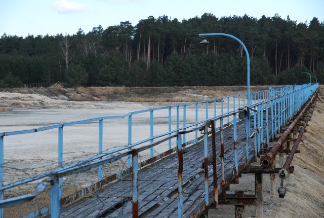 Na składowisku ISO dawnego Zachemu w Bydgoszczy zalegają fenole i resztki po produkcji substancji grzybobójczych. Właśnie zostało sprzedane.