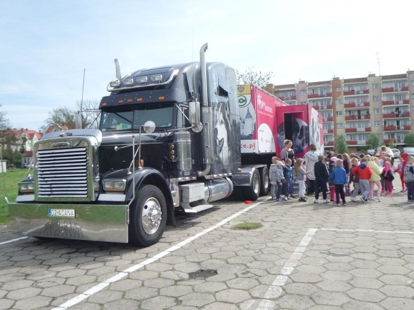 Tłumy dzieci i „psia ciężarówka” w Szczecinku