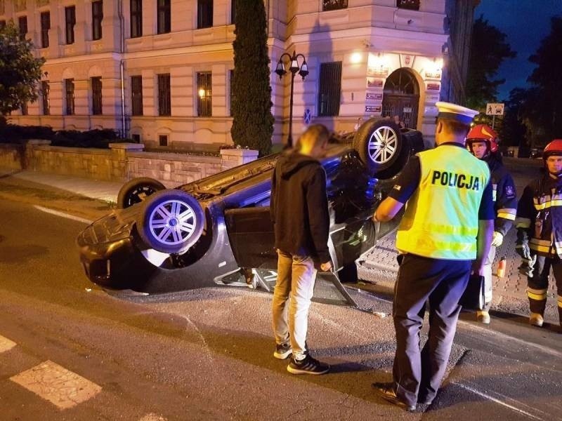 Nowy Sącz. Zderzenie dwóch osobówek na ul. Jagiellońskiej. Dwie osoby w szpitalu