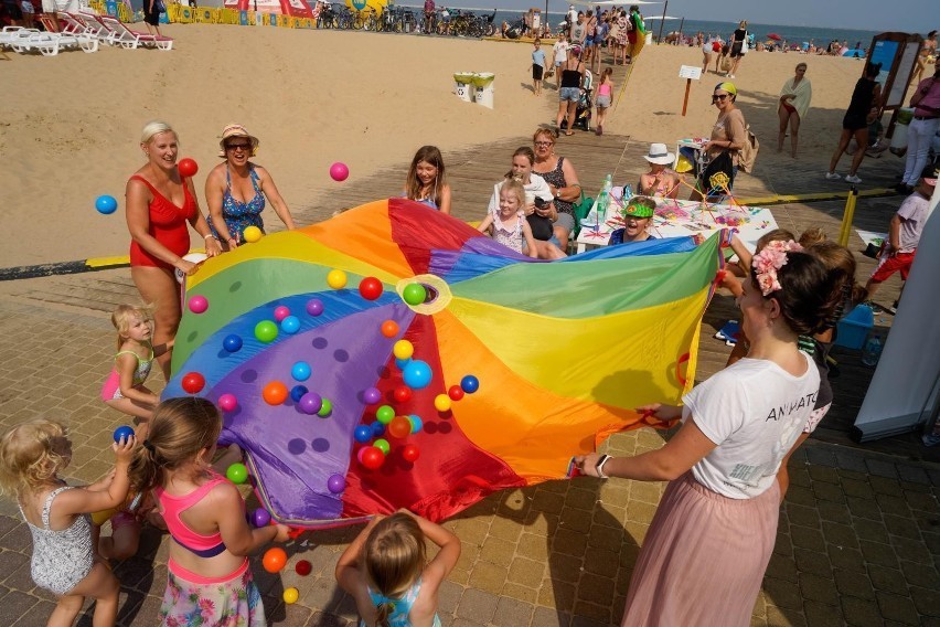 Edukacyjna akcja "Bezpiecznie nad wodą" na plaży Gdańsk...