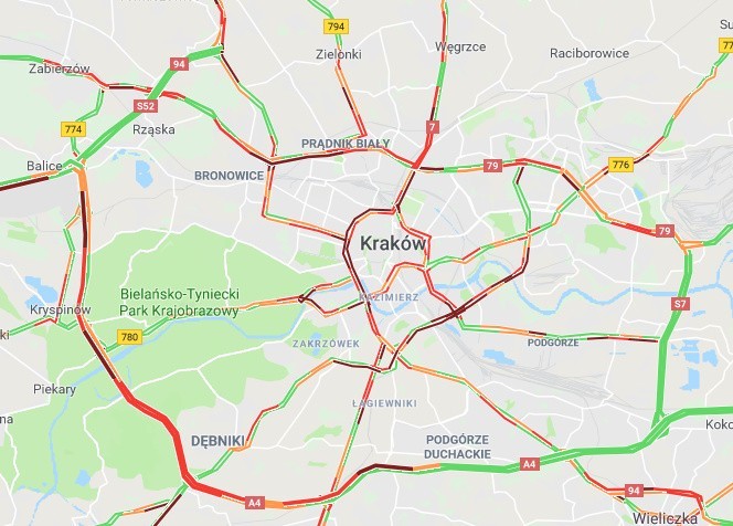 Kraków stanął (znowu) w korkach. Pasażerowie komunikacji miejskiej i kierowcy tracą czas             