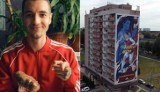 Jakub Kiwior doczekał się muralu. Podobizna piłkarza Arsenalu na bloku w Tychach, w którym się wychował