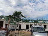 Budują strażnicę i świetlicę wiejską w Witaszynie w gminie Wyśmierzyce. Jest już więźba dachowa, wkrótce do pracy przystąpią dekarze