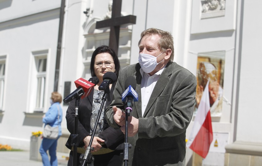 Protestują przeciwko bezprawnym obostrzeniom w praktykach...