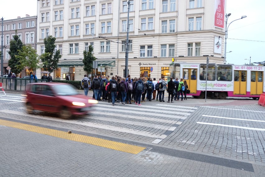 07.10.2016 poznan pm skrzyzowanie bez sygnalizacji...