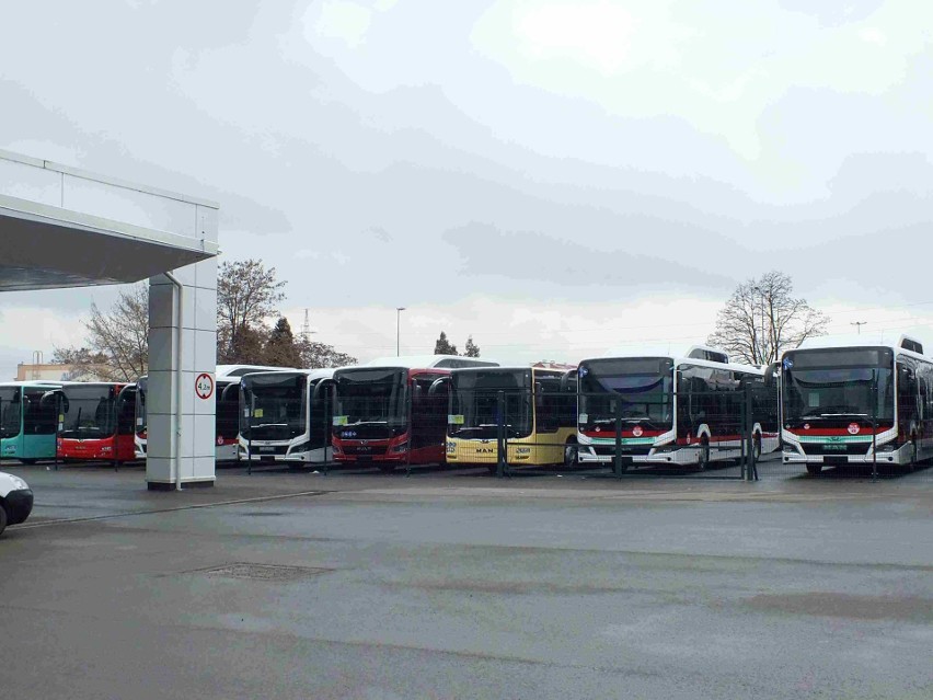 Protest w MAN Bus Starachowice. Związkowcy chcą podwyżek [ZDJĘCIA]