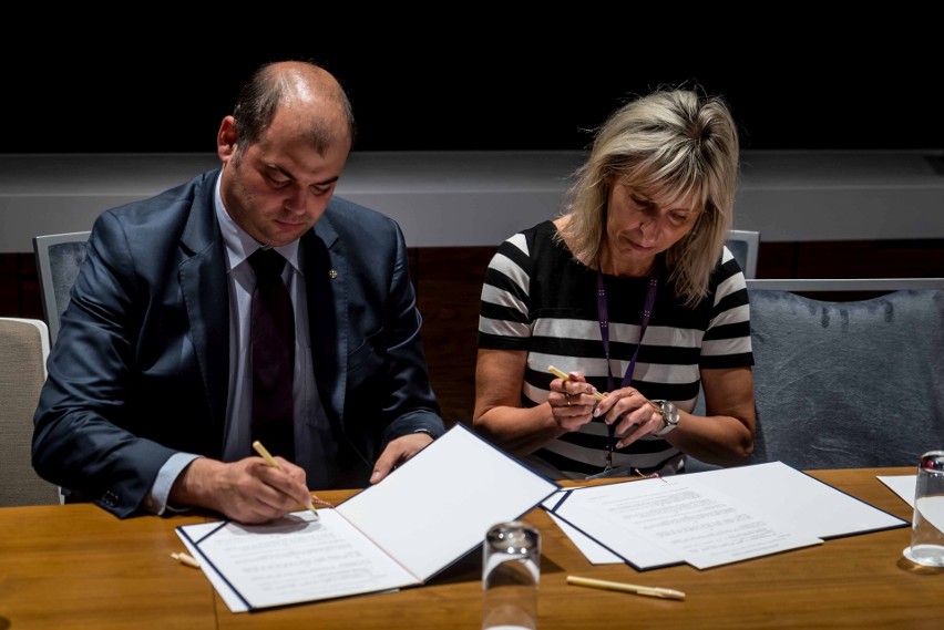 Podpisanie umowy o współpracy pomiędzy CILT(UK)- Polska a...
