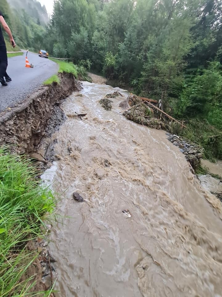 Szkoda po niedzielnej nawałnicy w Wojkowej (gmina Muszyna)