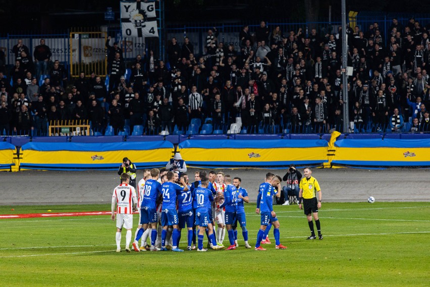 Piłkarze Apklan Resovii ulegli Sandecji Nowy Sącz w meczu...