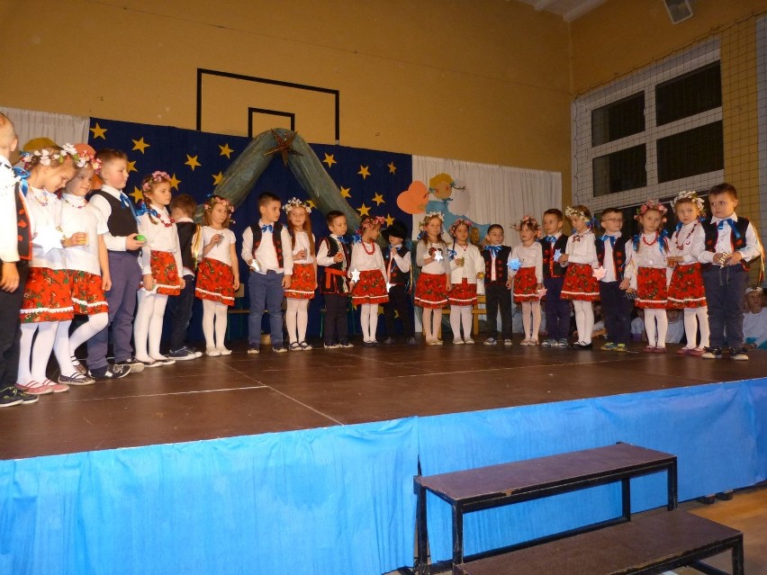 Piękna świąteczna tradycja w szkole w Oblęgorku