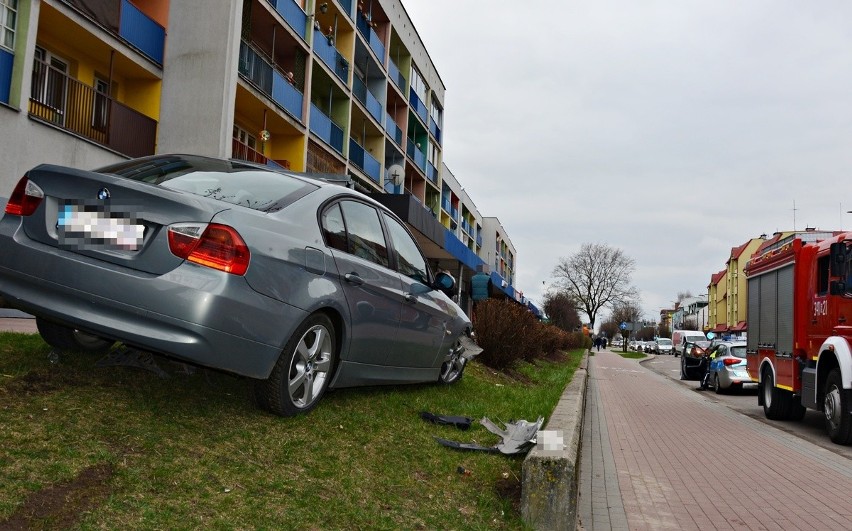 Pijany kierowca BMW omal nie przejechał matki z dzieckiem....