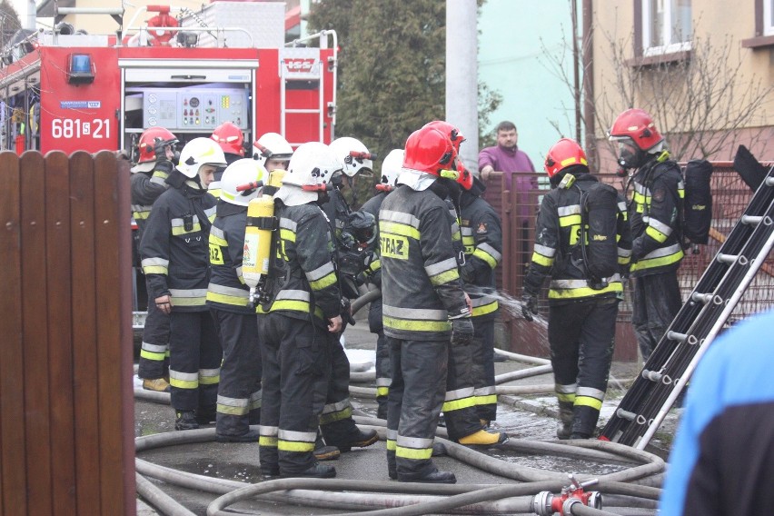 Pożar domu przy ulicy Północnej w Zawierciu [ZDJĘCIA]