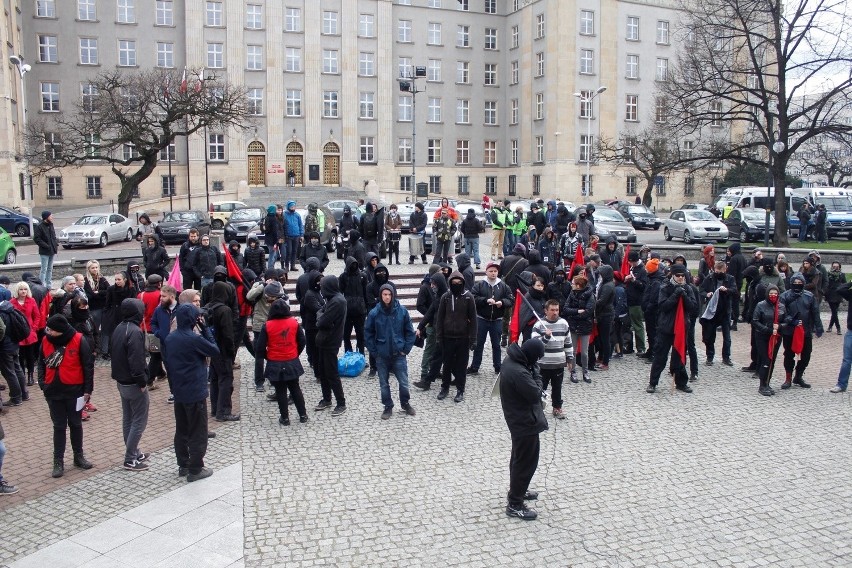 Antykongresowa demonstracja: ok. 150 protestujących przeszło przez Katowice [ZDJĘCIA]