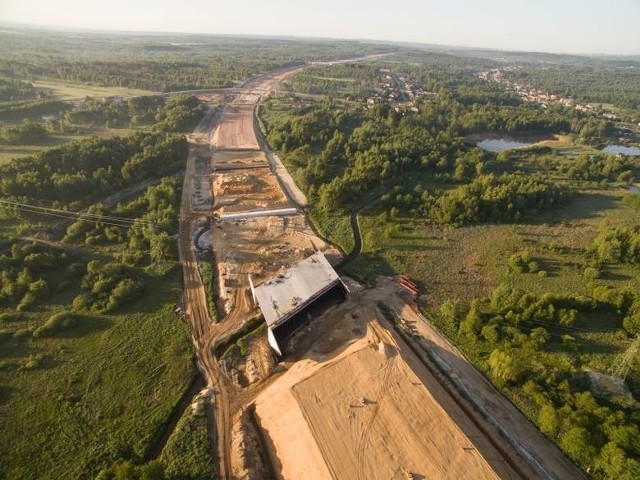 Budowa autostrady A1 między węzłami Blachownia i Zawodzie. Zdjęcia sprzed miesiąca