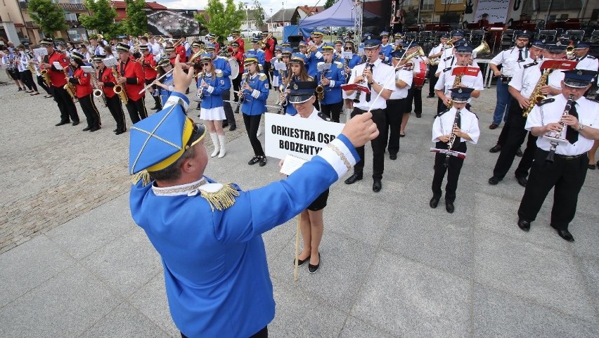 Wielkie show orkiestr dętych na daleszyckim Rynku