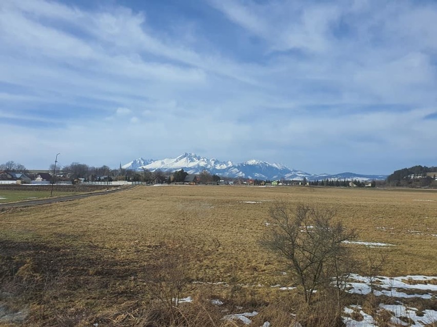 Muszyna/Poprad. To już ostatnia okazja, by podziwiać zimowe widoki Tatr z okien pociągu [ZDJĘCIA] 17.02.