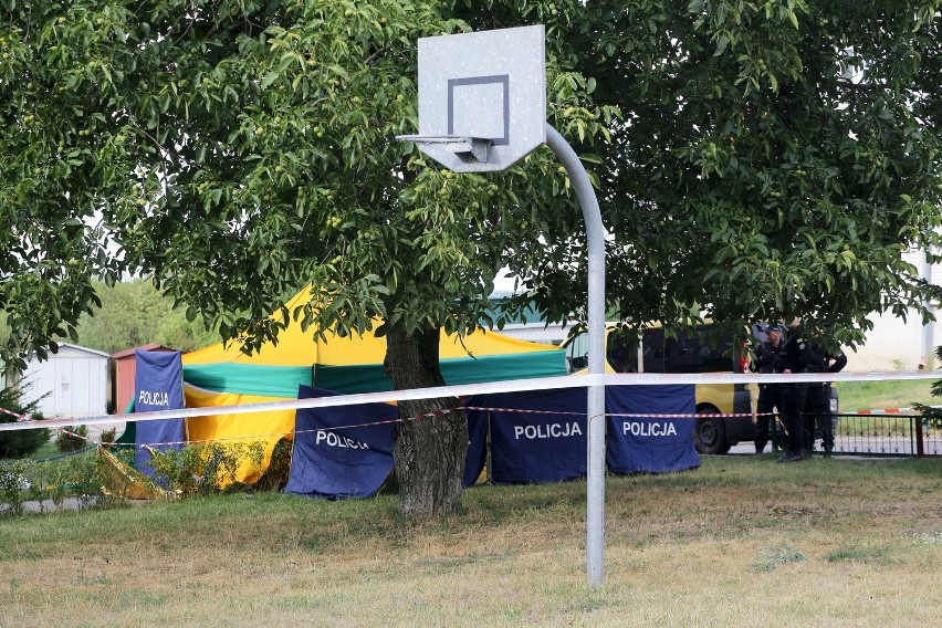 Goniądz: Zabójstwo. Mąż zastrzelił żonę, a później siebie (zdjęcia, wideo)