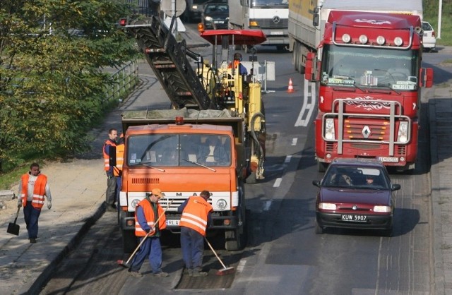 Samorząd wojewódzki zrealizuje kilka dużych inwestycji dorogowych.