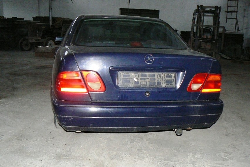 Mercedes-Benz E 200 Kat. 210 Classic (bez zbiornika paliwa)...