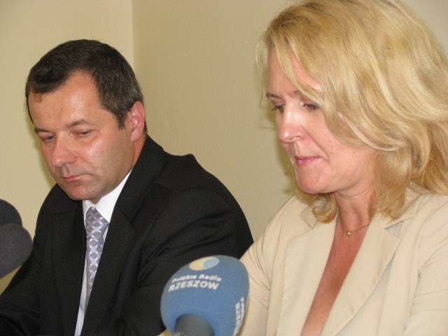Elżbieta Łukacijewska, szefowa podkarpackiej PO i Krzysztof Topolski, komisarz powołany do tworzenia nowych struktur w Jaśle.