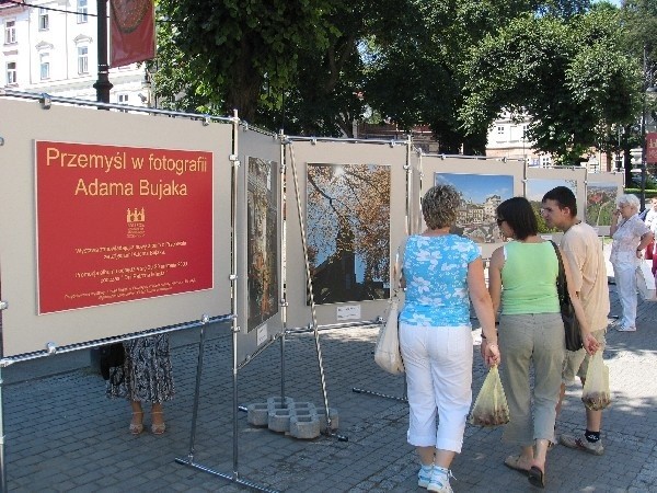 Część zdjęć z albumu Bujaka można było oglądać na niedawnej wystawie w Rynku w Przemyślu.