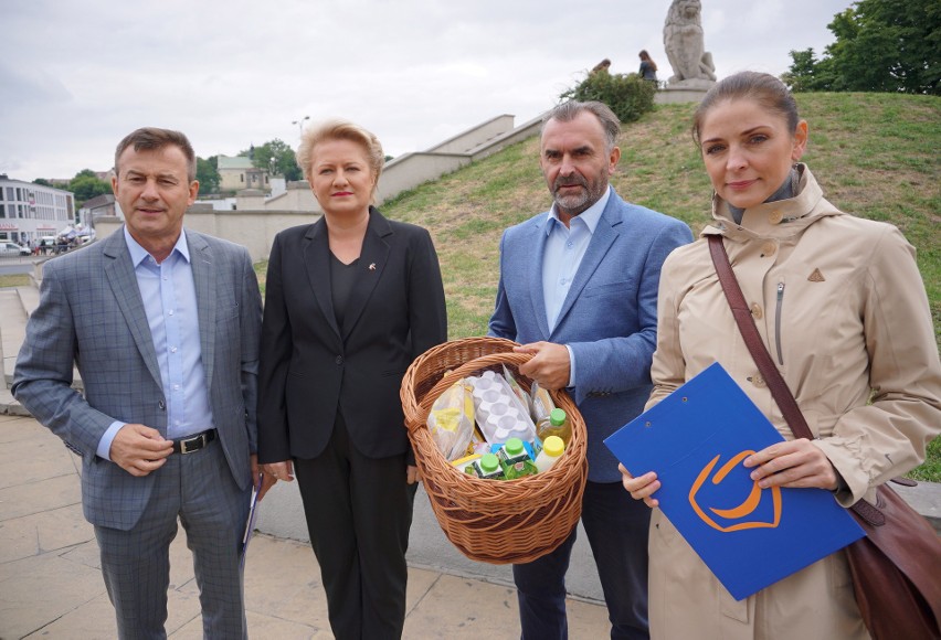 PO pokazuje „koszyk prezydenta". Przez cztery lata podrożał o 20 złotych