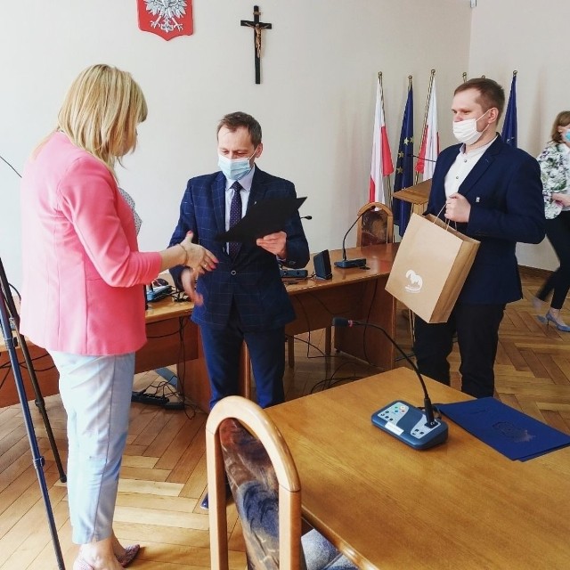 Burmistrz Artur Mikiewicz podpisał akt założycielski Chełmińskiej Społecznej Inicjatywy Mieszkaniowej Sp. z o.o. Odbyło się także zgromadzenie wspólników ChSIM, powołano Radę Nadzorczą Spółki