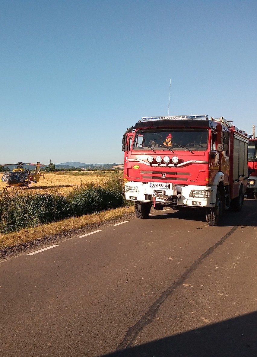 Motocyklista zderzył się z audi. 18-latek nie żyje, dwie osoby ranne 