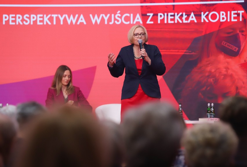 W Toruniu trwa Kongres Kobiet. Jednym z gości jest była prezydentowa Jolanta Kwaśniewska  ZDJĘCIA