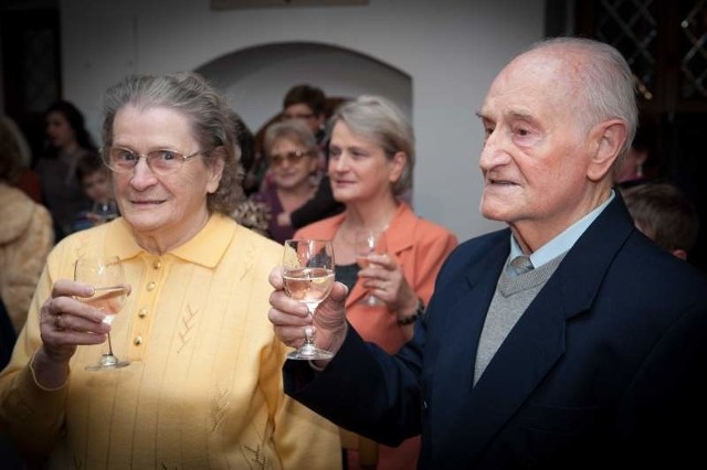 Państwo Moskalowie obchodzą żelazne gody, czyli są małżeństwem z 65-letnim stażem.