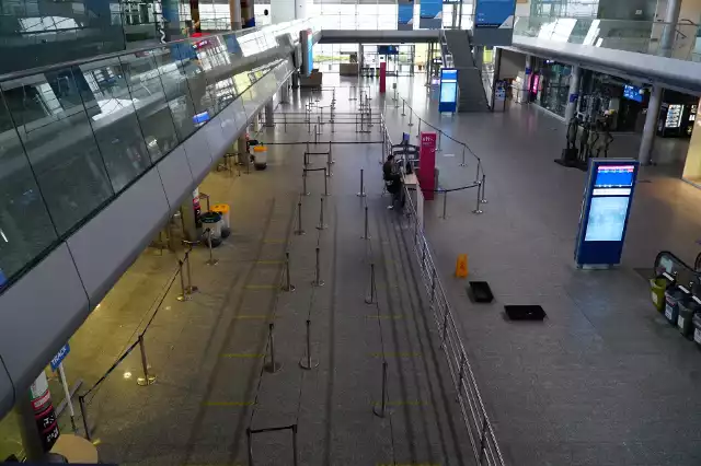 Wszystkie przewidziane praca mają mieć miejsce wewnątrz budynku lotniska