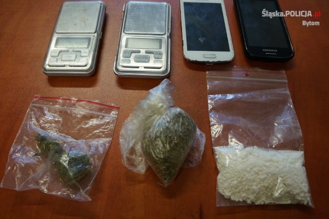 Policjanci z Bytomia przechwycili 500 porcji narkotyków