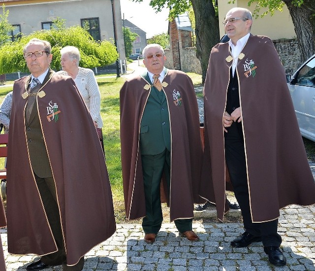 Biskup opolski zaprosił do Jemielnicy m.in. przedstawicieli Bractwa św. Józefa.