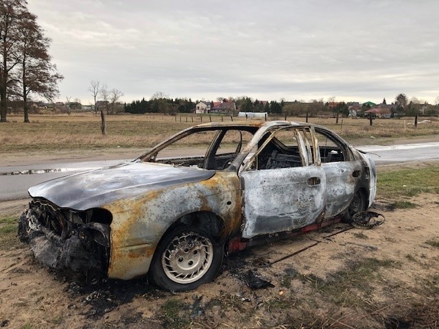 Auto spłonęło na drodze między miejscowościami Żarowo i...