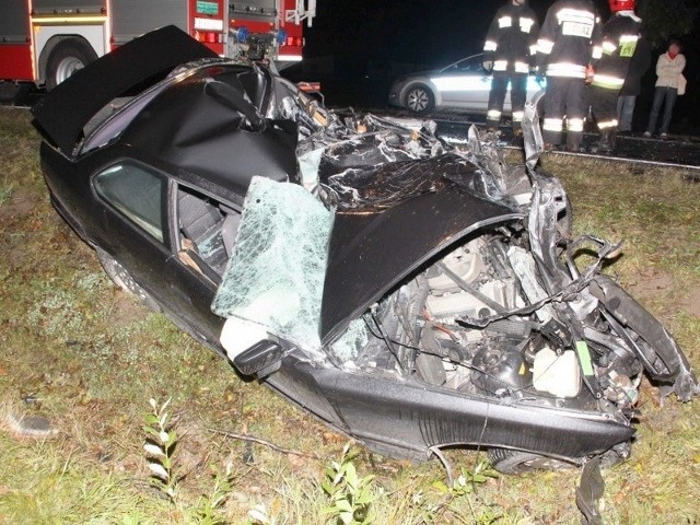Tak wyglądał samochód po zderzeniu z TIR-em. Wypadek w Protasach pod Białymstokiem.